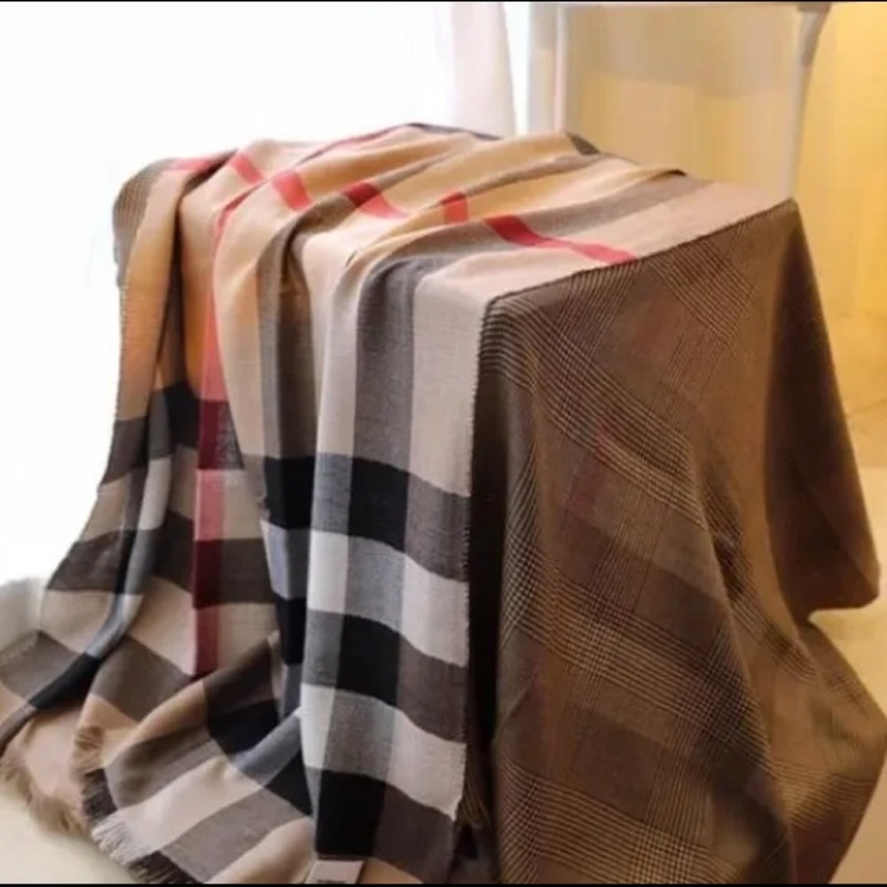 Burberry Reversible Shawl Scarf - Picture 5 of 7
